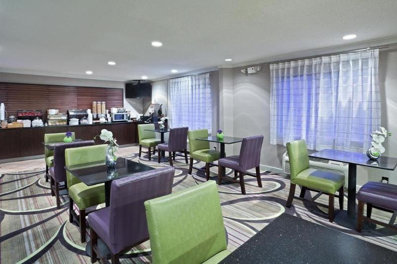 Knights Inn Cleveland/Macedonia Екстериор снимка