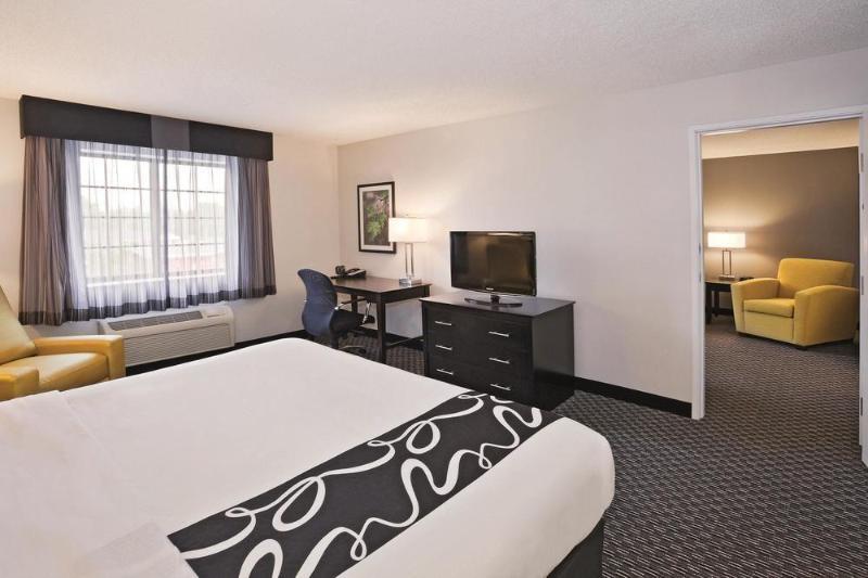 Knights Inn Cleveland/Macedonia Екстериор снимка
