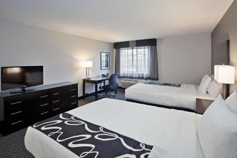 Knights Inn Cleveland/Macedonia Екстериор снимка