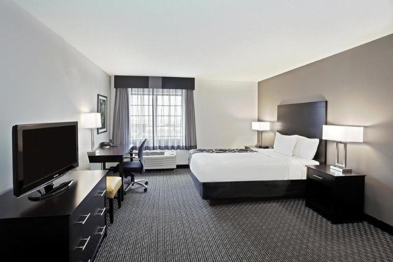 Knights Inn Cleveland/Macedonia Екстериор снимка