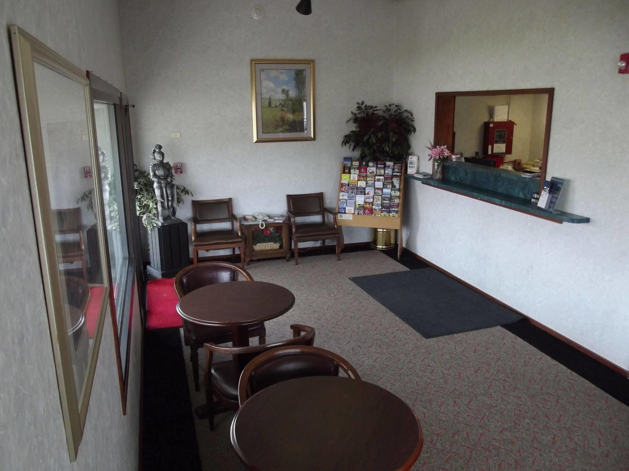 Knights Inn Cleveland/Macedonia Екстериор снимка