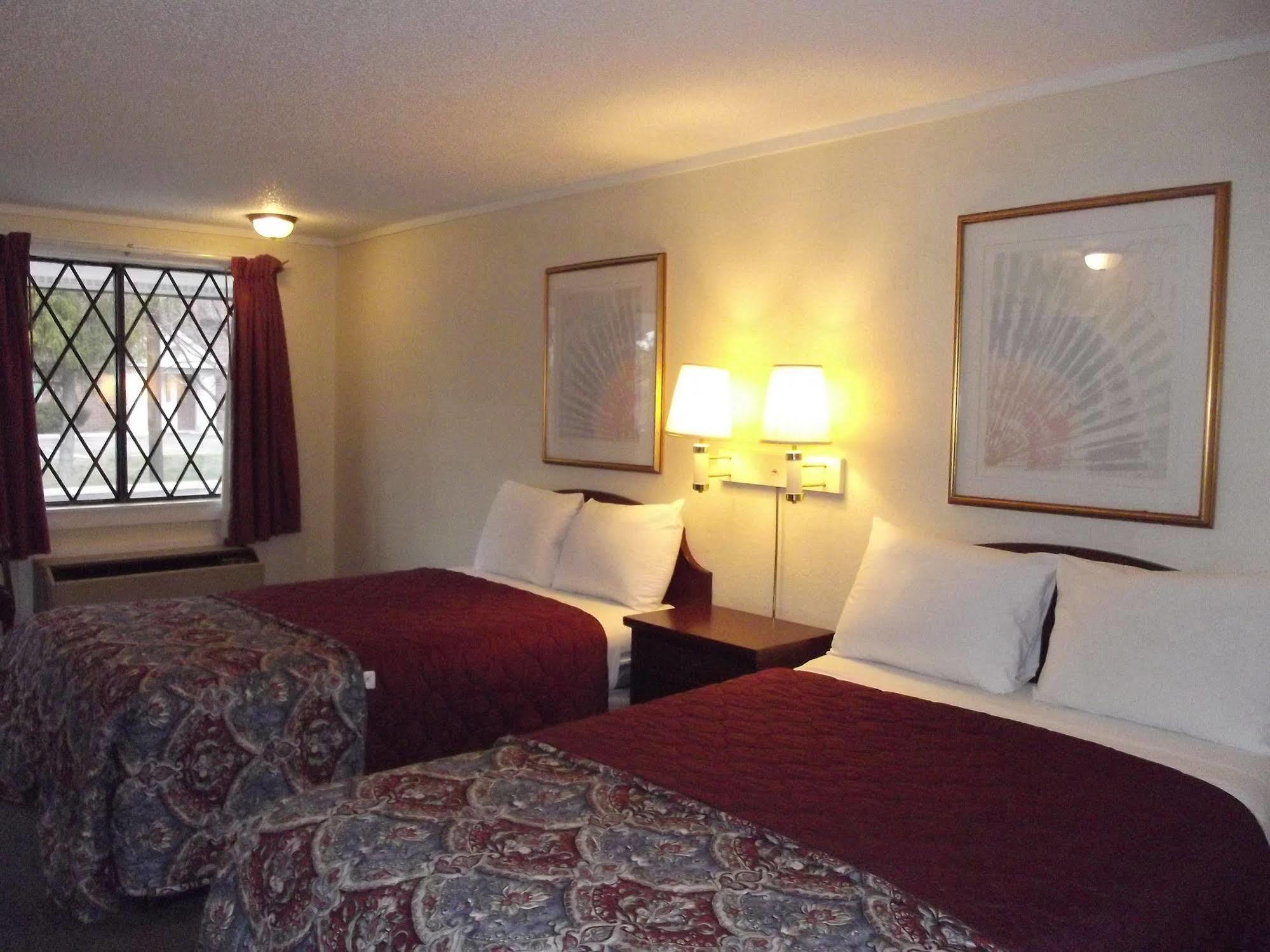 Knights Inn Cleveland/Macedonia Екстериор снимка